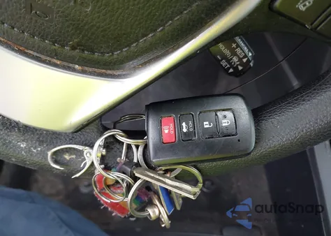 2017 Toyota Corolla Xle из США, поврежденный, VIN 2T1BURHEXHC861284